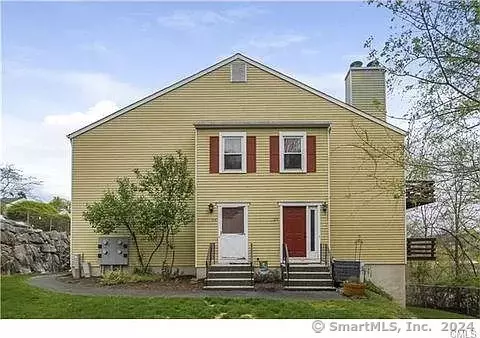 55 Mill Plain Rd #22-8, Danbury, CT 06811