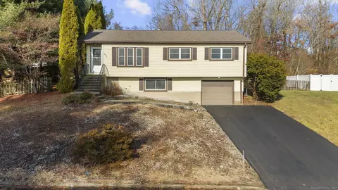 237 Bluebird Dr, Naugatuck, CT 06770
