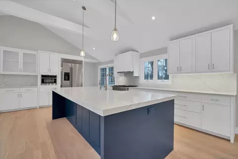13 Fairfield Ct, Ridgefield, CT 06877