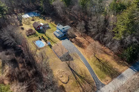 10 Cross Rd, Canterbury, CT 06331