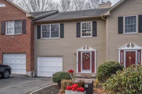 51 Crown Rdg #51, Newington, CT 06111
