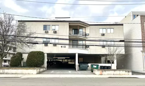 910 Hope St #11B, Stamford, CT 06907