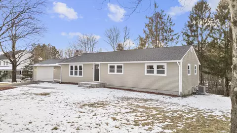 60 Bowers Hill Rd, Oxford, CT 06478