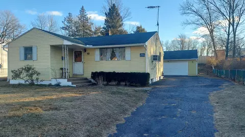 13 Laurie Dr, Enfield, CT 06082
