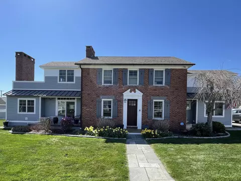 27 Brightwater Rd, Old Lyme, CT 06371