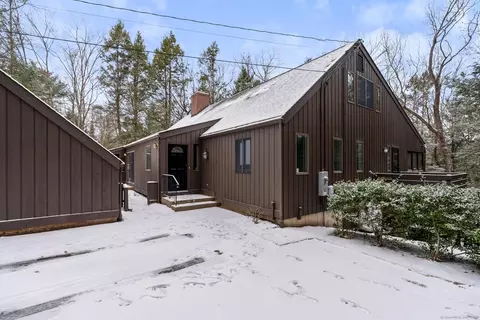 80 Dean Dr, Glastonbury, CT 06073