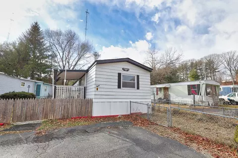 8 Thunderbird Dr, Naugatuck, CT 06770