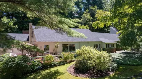 41 Westledge Rd, Simsbury, CT 06092