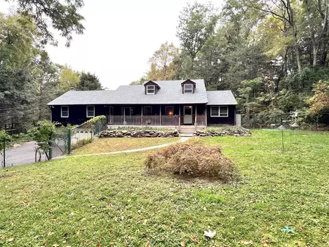 9 Town Bridge Rd, Canton, CT 06019