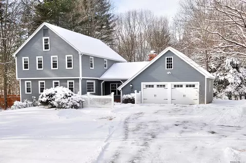 28 Heather Ln, Granby, CT 06060