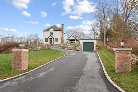 45 Cross Rd, Waterford, CT 06385