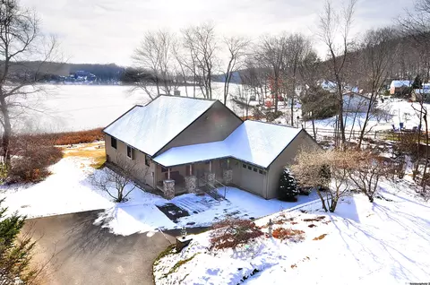 20 Lakeview Dr, Vernon, CT 06066