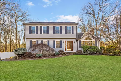 27 Meghan Ln, Shelton, CT 06484