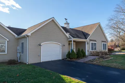 11 Hamlet Manor Ln #11, Durham, CT 06422