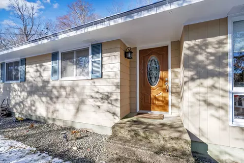 30 Chamberlain Dr, Shelton, CT 06484