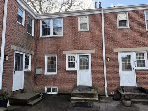 18 Bridge St #1L, Naugatuck, CT 06770