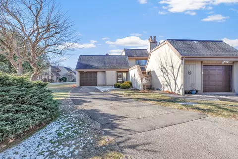85 Viscount Dr #15A, Milford, CT 06460