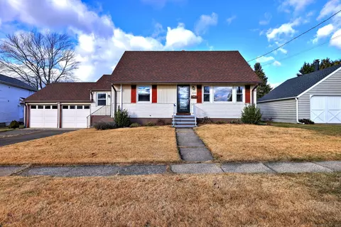 335 Meadowbrook Rd, Stratford, CT 06614