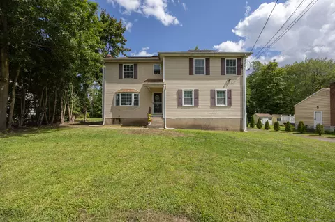 40 Lincoln Ter, Bloomfield, CT 06002