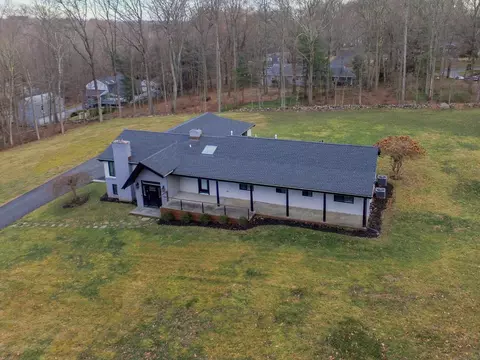 90 Marsh Rd, Easton, CT 06612