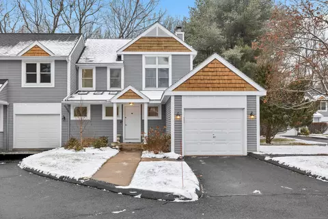 17 Riverwalk Dr #17, Weatogue, CT 06089