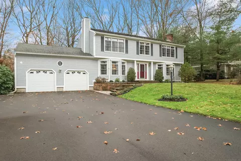 33 Jansen Ln, North Haven, CT 06473