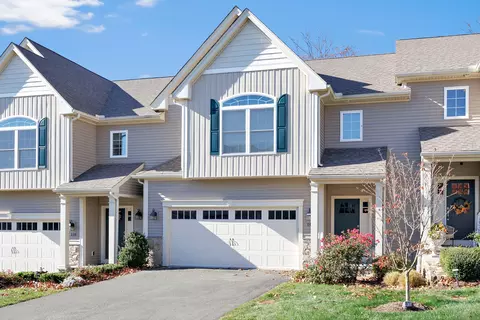 108 Wells View Rd #108, Shelton, CT 06484