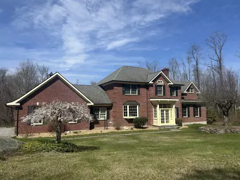 403 Munger Ln, Bethlehem, CT 06751