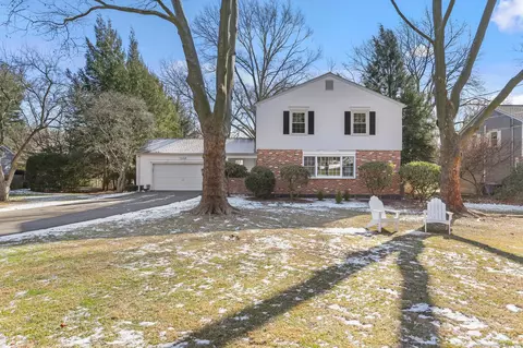 279 Canterbury Ln, Fairfield, CT 06825