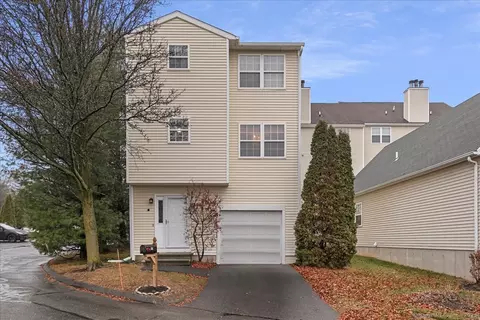 2390 State St #L8C, Hamden, CT 06517