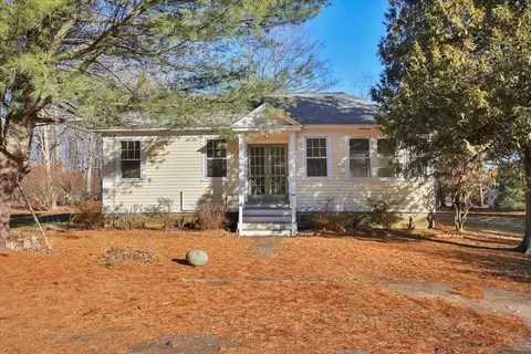 1204 Saybrook Rd, Haddam, CT 06438