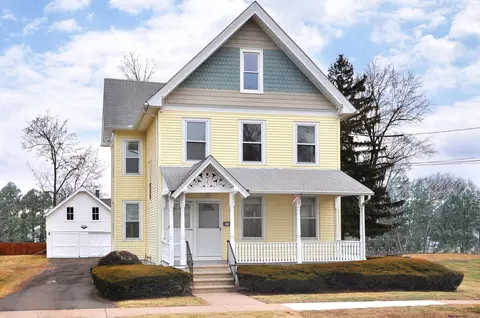 29-31 Loomis Ave, Windsor, CT 06095