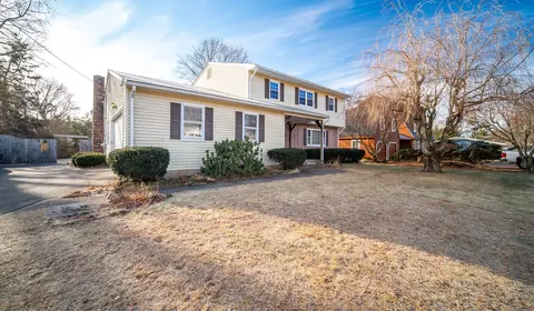 29 Bancroft Rd, East Hartford, CT 06118