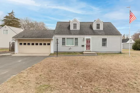 2 Oven Rock Rd, Bethel, CT 06801
