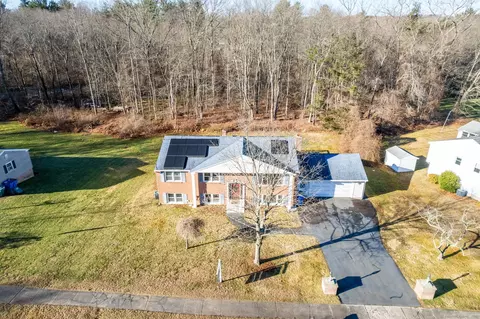 119 Rolling Ridge Rd, Hamden, CT 06518