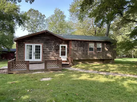 27 Alvina Ave, Griswold, CT 06351