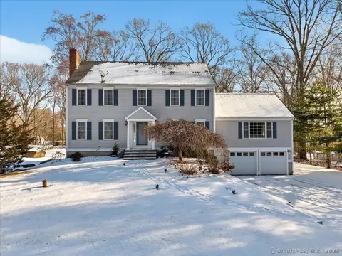 12 Davis Farm Rd, Clinton, CT 06413