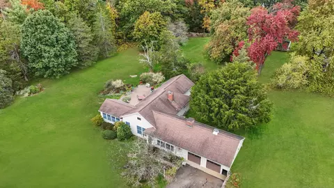 4 Indian Head Rd, Danbury, CT 06811