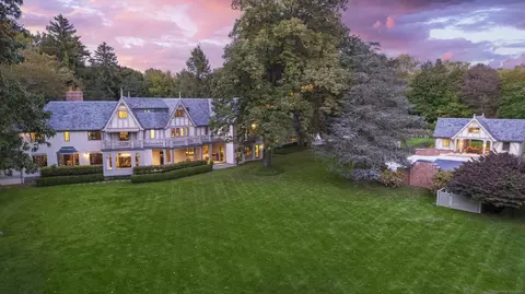 58 Greenley Rd, New Canaan, CT 06840