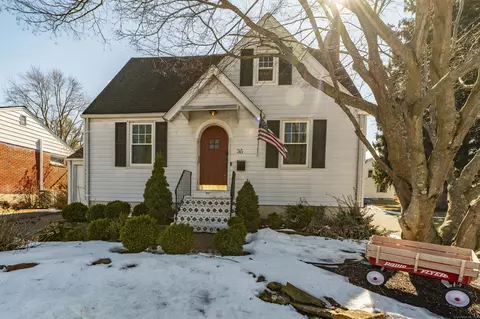 35 Arnold St, Middletown, CT 06457