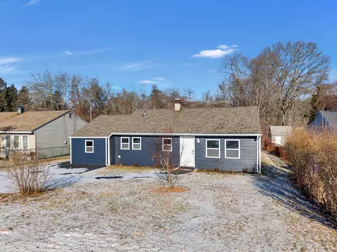 47 Maple Dr, Groton, CT 06340