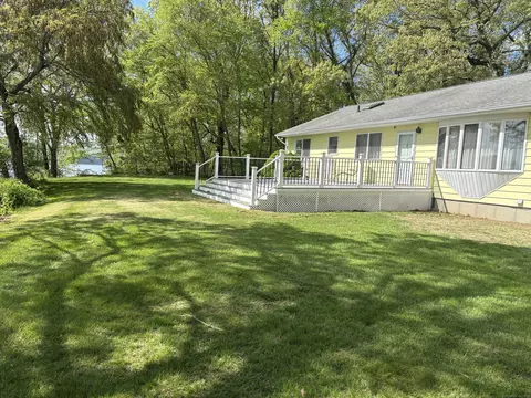 145 Massapeag Side Rd, Montville, CT 06382