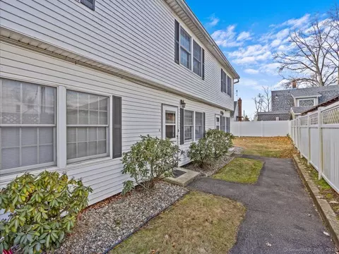 498 Naugatuck Ave #H, Milford, CT 06460