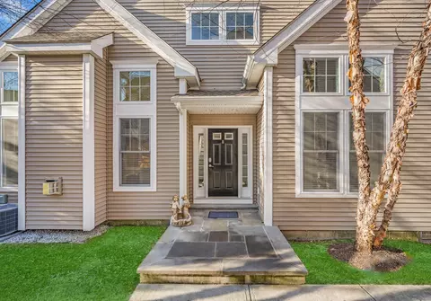 74 Copper Square Dr #74, Bethel, CT 06801