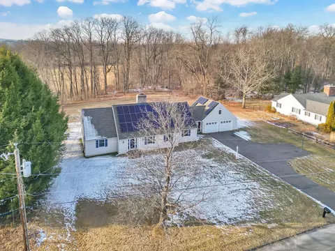 101 Wendover Rd, Suffield, CT 06078
