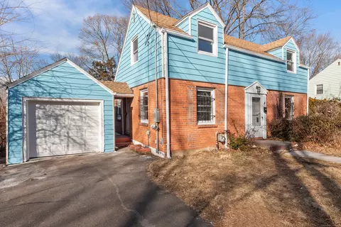 28 Prospect Ln, Hamden, CT 06517