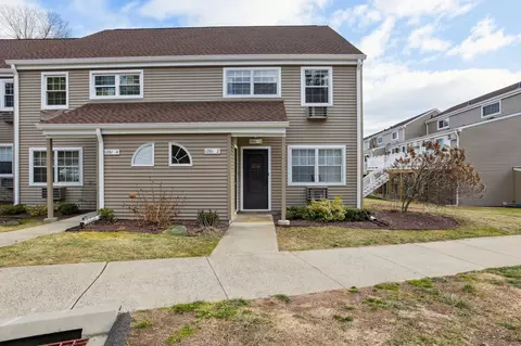 1261 Washington St #2, Middletown, CT 06457