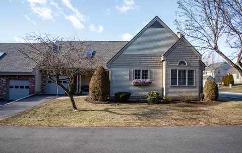 50 Gibbs Xing #50, Norwich, CT 06360