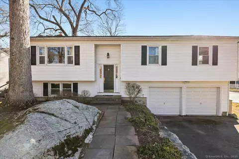 65 Willard Ter, Stamford, CT 06903