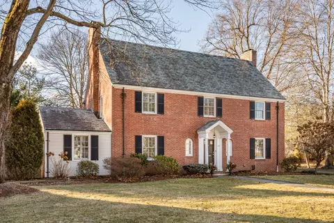 23 Pilgrim Rd, West Hartford, CT 06117